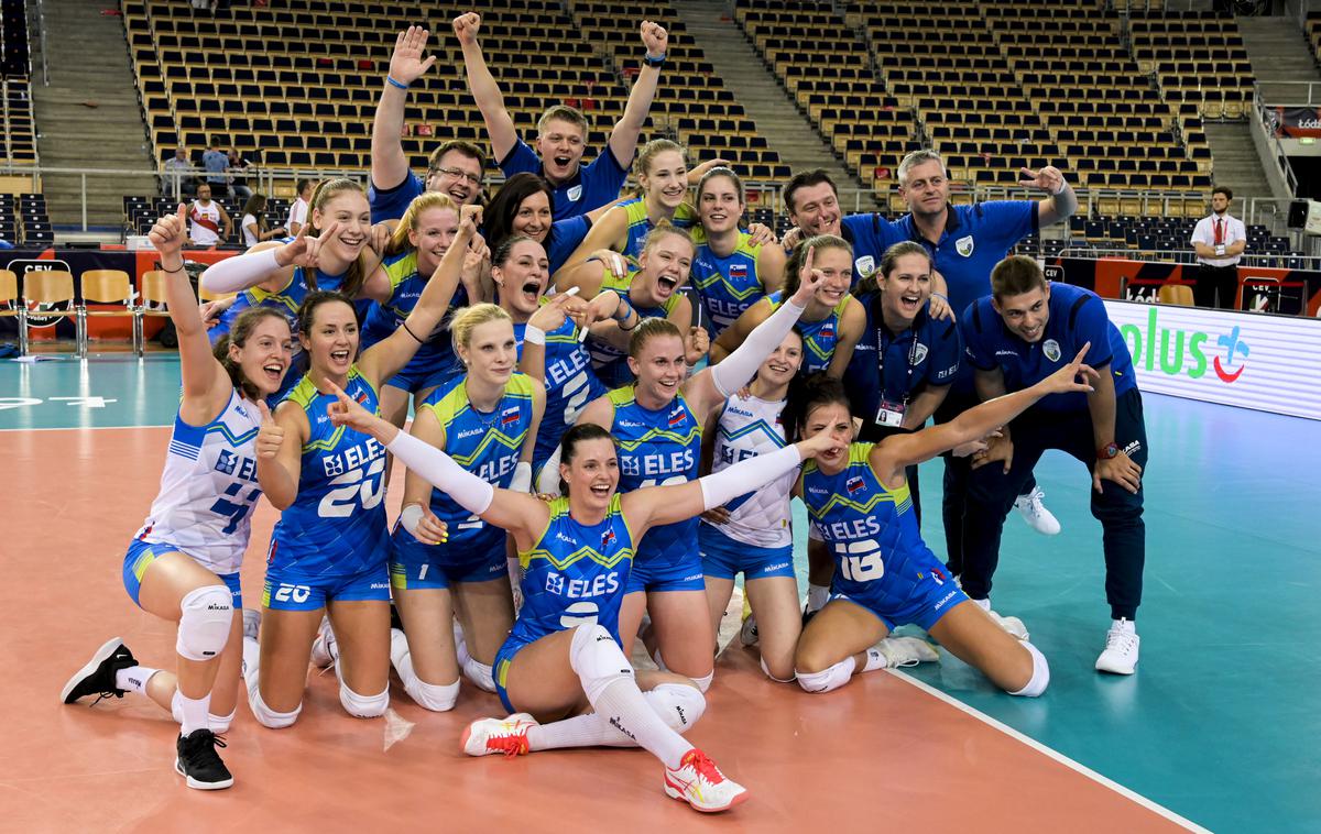 Slovenija odbojka ženske | Slovenke so Ukrajino premagale s 3:2 v nizih in se uvrstile v izločine boje. | Foto CEV