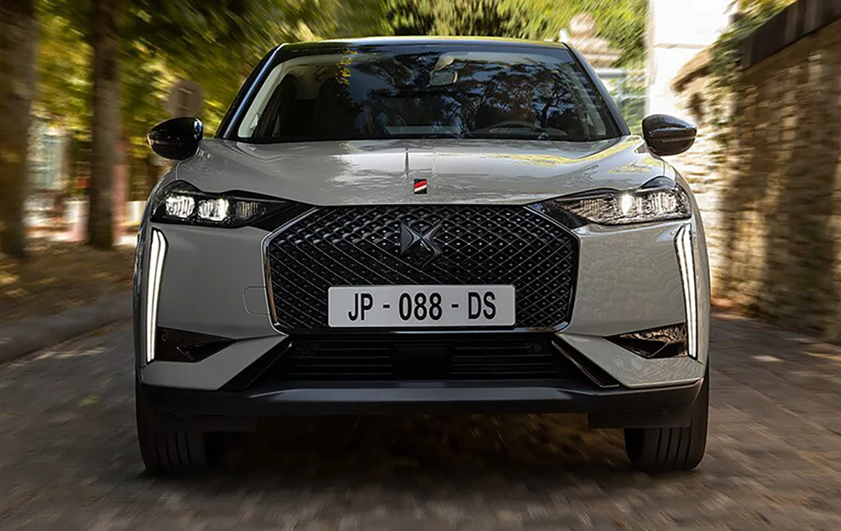 DS 3 | DS 3 dobiva novo masko hladilnika in drugačne dnevne luči LED. | Foto DS Automobiles