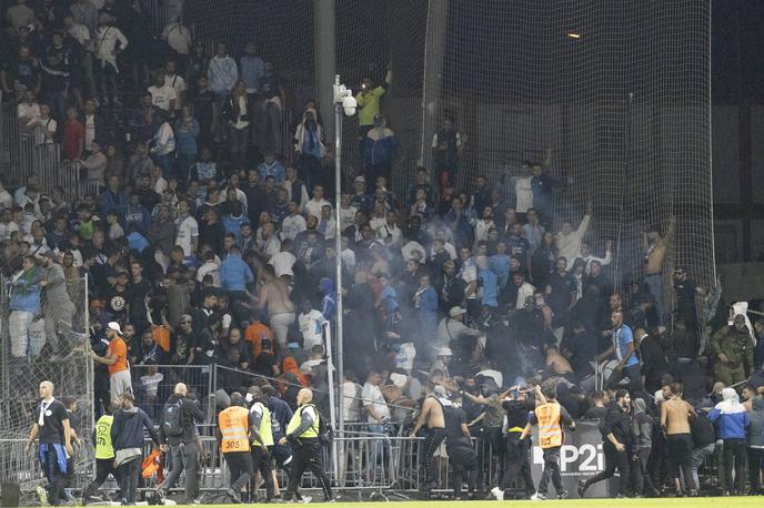 Angers : Marseille izgredi | Zavrelo je med navijači na tekmi med Angersom in Olympiquom iz Marseilla. | Foto Guliverimage