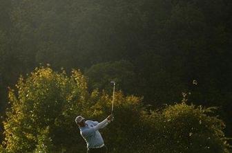 Evropski golfisti po dežju izgubili zagon