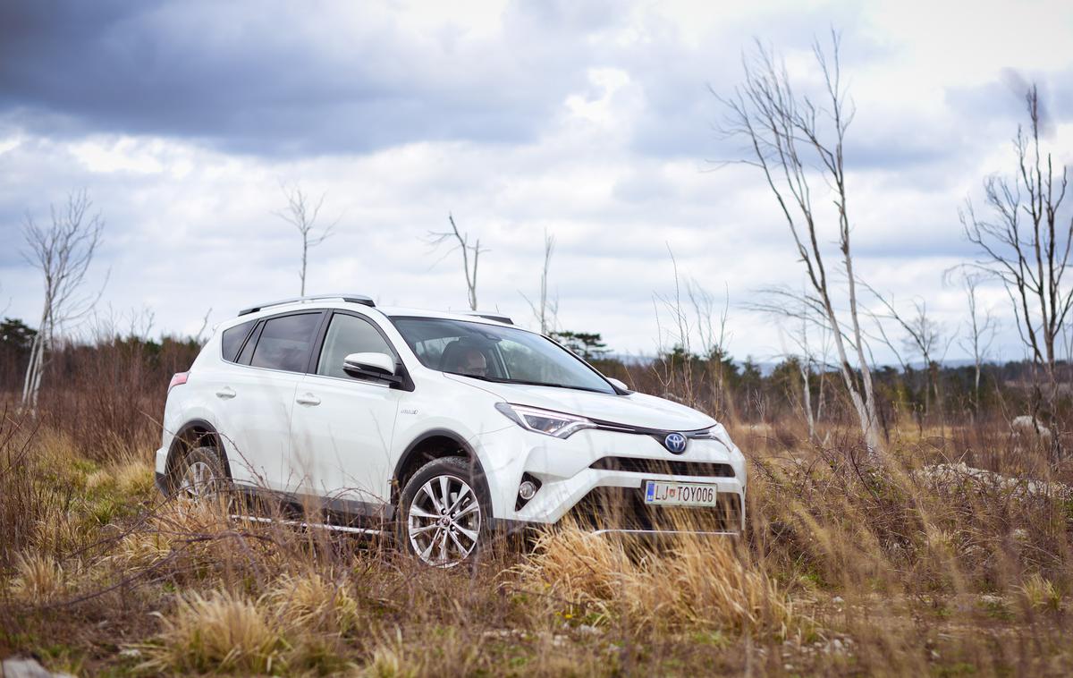 Toyota RAV4 - fotogalerija testnega vozila | Foto Ciril Komotar