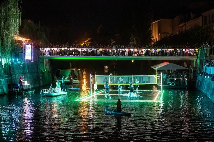 Odbojka na Ljubljanici | Na Ljubljanici bodo danes potekali odbojkarski boji. | Foto Grega Valančič/Sportida