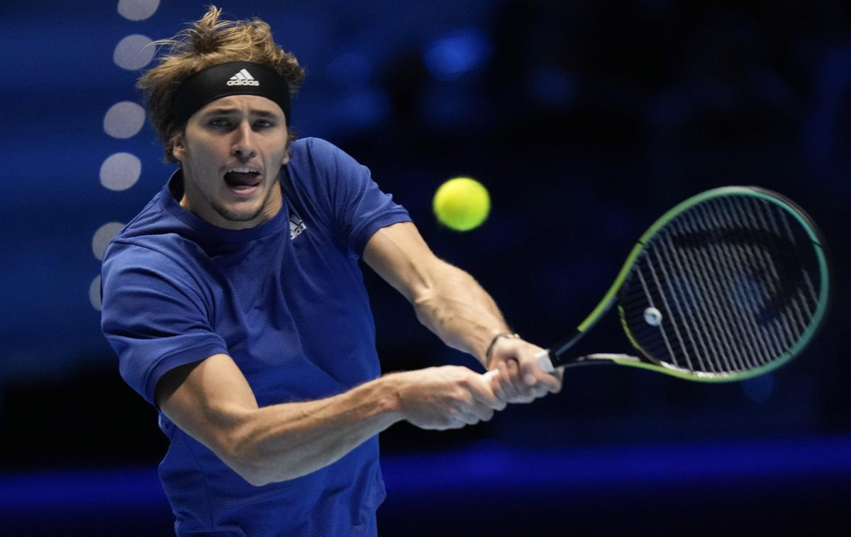 Alexander Zverev | Alexander Zverev se je kot tretji uvrstil v polfinale zaključnega turnirja. Za finale se bo pomeril z Novakom Đokovićem. | Foto Guliverimage