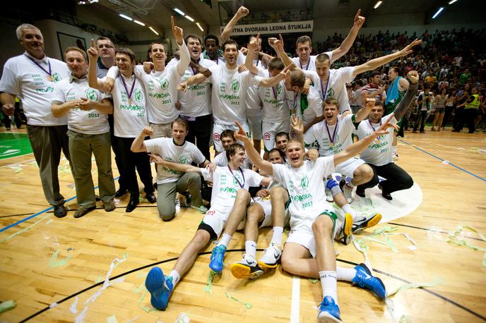 Krka 2011 | Krka je bila sedemkrat državni prvak (na fotografiji sezona 2010/11), prvič pa prav na današnji dan leta 2000. | Foto Sportida