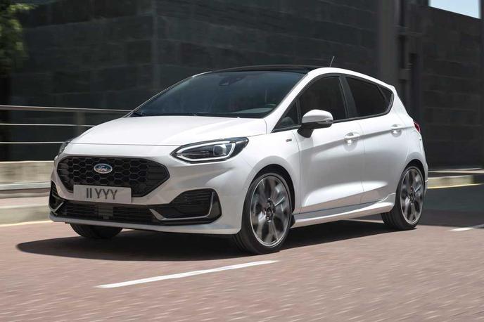 Ford fiesta | Fiesto z matričnimi žarometi bo mogoče na cesti prepoznati po črni notranjosti v samih žarometih. | Foto Ford