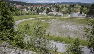 Ne le stanovanje, na dražbi lahko kupite celo štadion