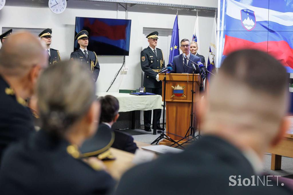 Borut Pahor, slovenska vojska