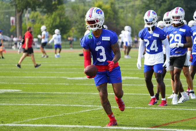 Ekipe lige NFL so konec julija začele priprave na novo sezono. Z Billsi tudi Damar Hamlin. | Foto: Reuters