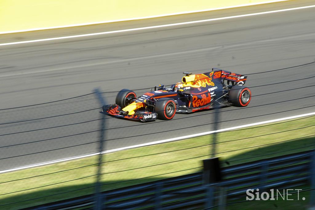 Formula 1 osebno - dan z mehaniki v Renaultovi garaži