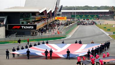 Silverstone letos pred polnimi tribunami