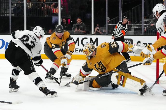 Los Angeles Kings | Kralji so na zahtevnem gostovanju v Vegasu zmagali s 6:5, Anže Kopitar je k zmagi prispeval gol in asistenco. | Foto Guliverimage