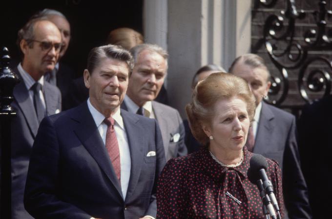 Prosti trg, svobodno podjetništvo, privatizacija, omejevanje moči sindikatov, ostro nasprotovanje komunistični Sovjetski zvezi ... To je bila politika, ki sta jo izvajala Ronald Reagan in Margaret Thatcher. Dobila je različna imena: thatcherizem, reaganomika, neokonservatizem, neoliberalizem, nova desnica ... | Foto: Getty Images