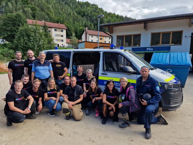 Telemach s pomočjo Policije in civilne zaščite do Črne na Koroškem. | Foto: Telemach