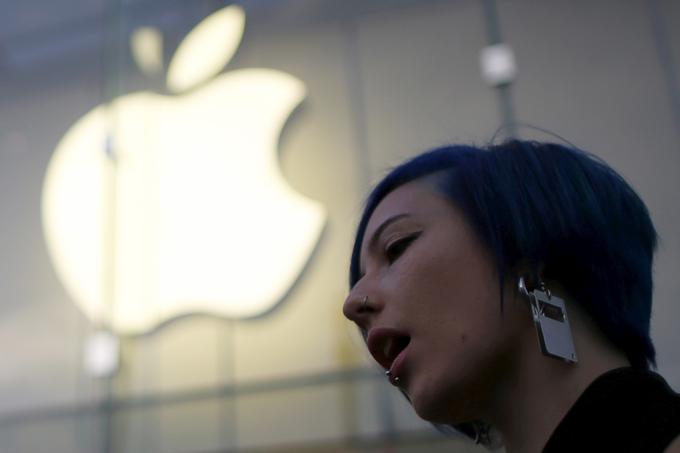 Apple in Facebook uslužbenkam ponujata shranjevanje njihovih jajčec z zamrznitvijo. To obe podjetji za vsako uslužbenko stane več kot 15 tisoč evrov. | Foto: Reuters