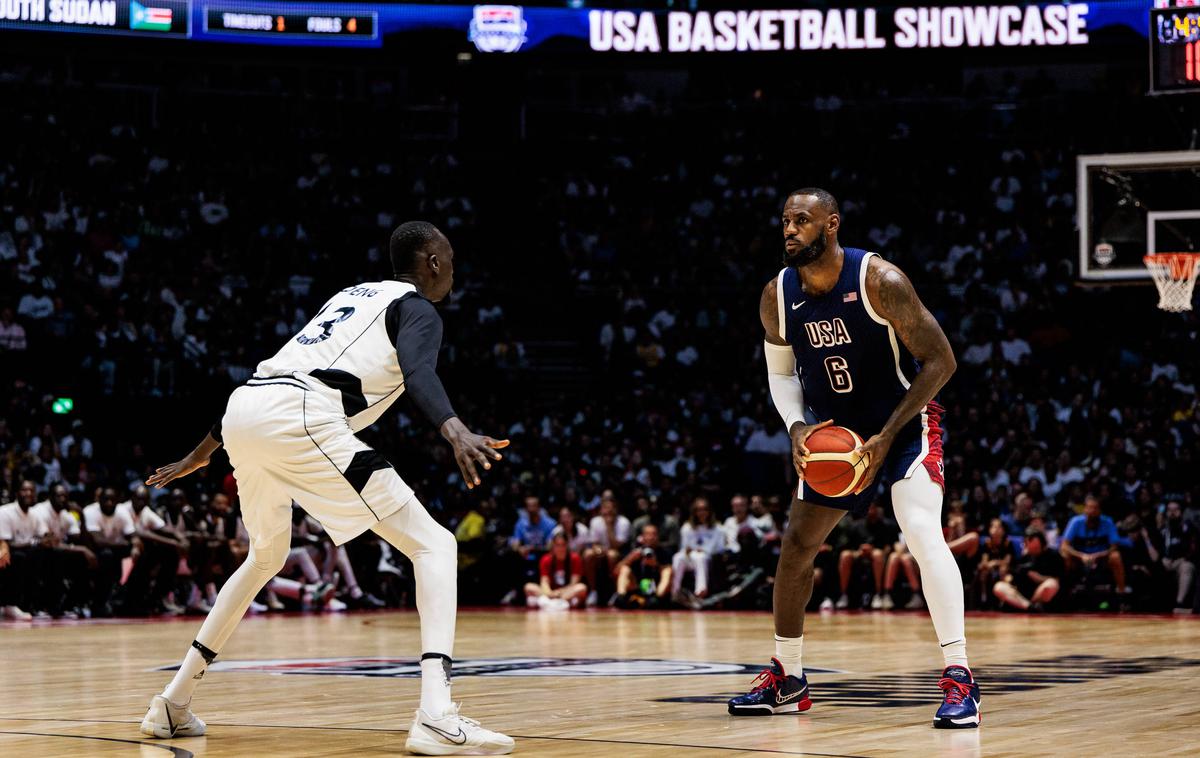 Južni Sudan ZDA, LeBron James | Košarkarji Južnega Sudana so bili na pragu velike senzacije, a je LeBron James nekaj sekund pred koncem zadel za tesno zmago favoriziranih Američanov. | Foto Guliverimage