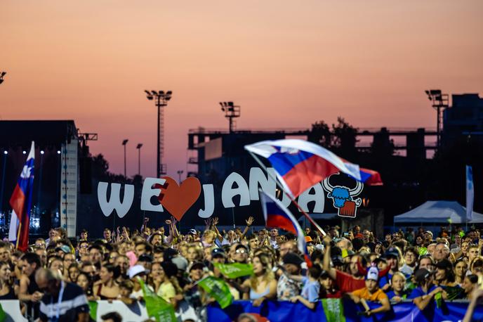 navijači Koper 2023 | Plezalni spektakel v Kopru si je v petek in soboto ogledalo več tisoč navijačev, samo v soboto se jih je pod steno zbralo pet tisoč. | Foto Jan Virt/IFSC