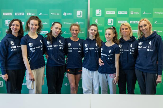 Slovenska reprezentanca v ritmični gimnastiki | Slovenska reprezentanca za 40. evropsko prvenstvo v ritmični gimnastiki.  | Foto Bor Slana/STA