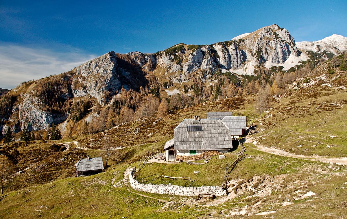 planinska koča Krstenica planine pohodništvo | Foto Aleš Zdešar (www.slovenia.info)