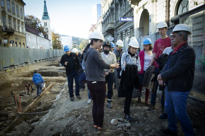 Skupine se hitro polnijo in dva dni pred ogledom se ni več mogoče prijaviti. | Foto: Ana Kovač