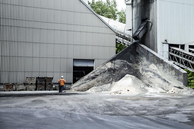 Najstarejši aktivisti za čistejše okolje se proti onesnaženju v Anhovem borijo že 40 let. | Foto: Ana Kovač