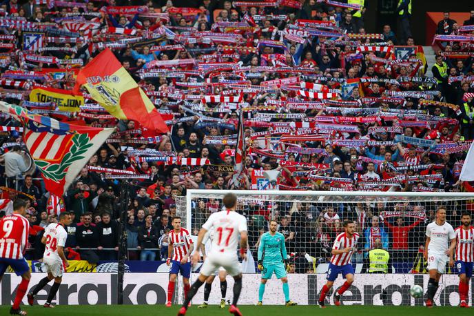 Jan Oblak vs Sevilla | Sevilla je v španskem prvenstvu trenutno tri mesta pred Oblakovim Atleticom. | Foto Reuters