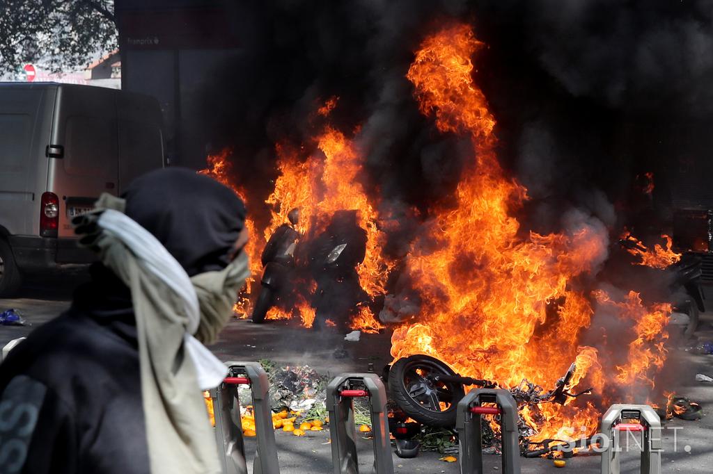 protesti Pariz