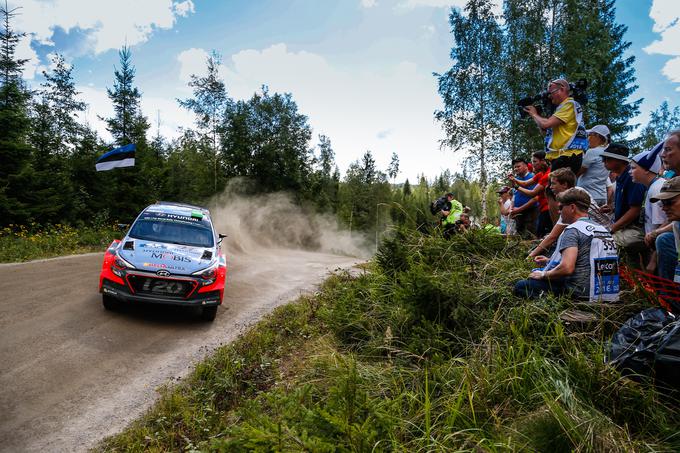 Med avtomobilskimi znamkami poskuša svoj ugled še nadgraditi tudi korejski Hyundai. Letos so zmagali že na dveh relijih za SP. (foto: Hyundai) | Foto: 