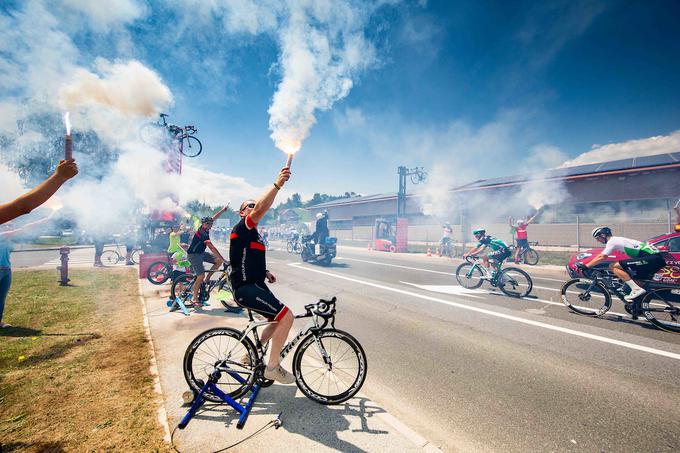 Navijači so ob progi spet naredili lepo kuliso. | Foto: Vid Ponikvar