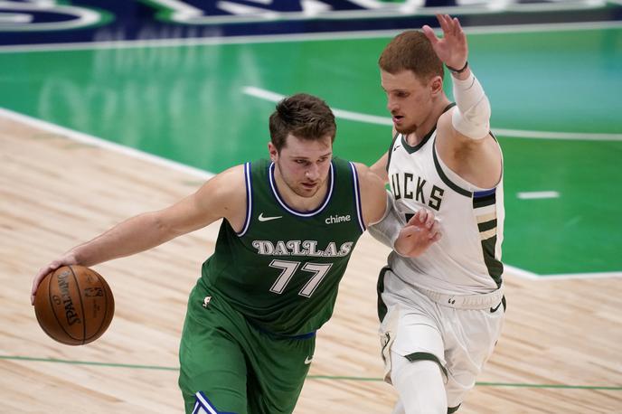 Luka Dončić | Luka Dončić je bil s 27 točkami najboljši strelec dvoboja, pri Milwaukeeju je dal največ točk Donte DiVincenzo (22). | Foto Guliverimage