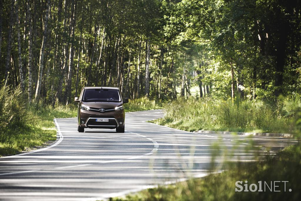 Toyota proace verso prva vožnja