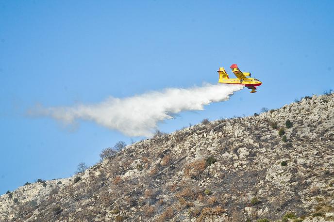 Canadair CL-415 - gašenje z letalom | Foto Jure Gregorčič