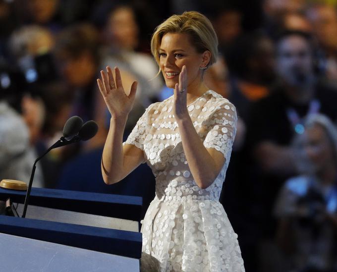 Elizabeth Banks je zaigrala Lauro Bush v filmu W. | Foto: Reuters