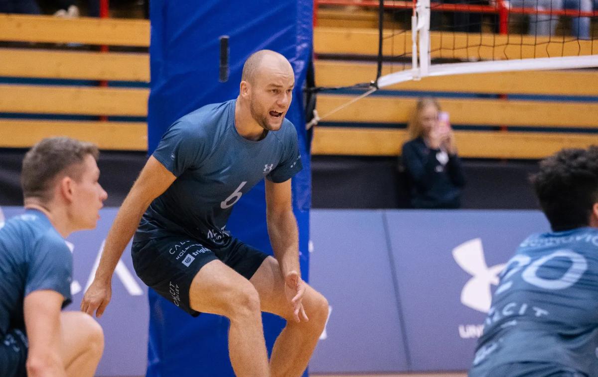 Calcit Volley | Kamničani so za tretjo zmago s 3:0 (20, 11, 22) premagali Fužinarja. | Foto Klemen Brumec