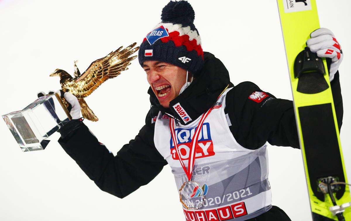 Kamil Stoch | Kamil Stoch je postal osrednji junak 69. novoletne turneje in v zrak še tretjič dvignil svojega zlatega orla. | Foto Reuters