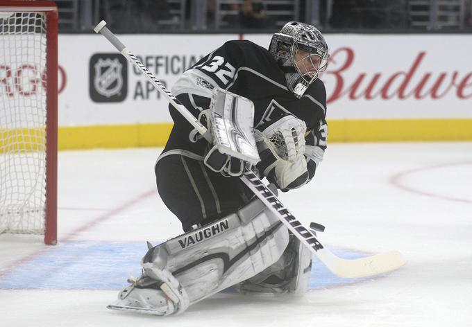 Jonathan Quick mora na operacijo meniskusa. | Foto: Reuters