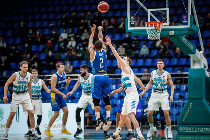 Slovenija Ukrajina kvalifikacije EP | Slovenska košarkarska reprezentanca je na zadnji tekmi kvalifikacij za EP izgubila z zmagovalko skupine Ukrajino. Slovenci so zasedli drugo mesto. | Foto FIBA