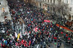 Protestniki v Budimpešti vzklikali "Fidesz mafija"