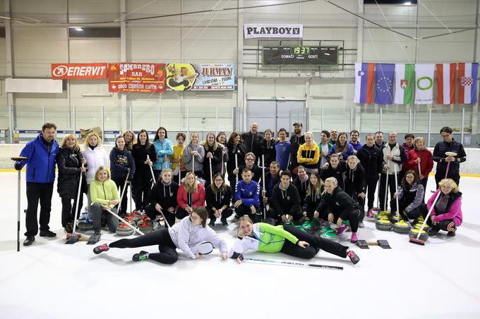 Curling | Foto: Aleš Fevžer