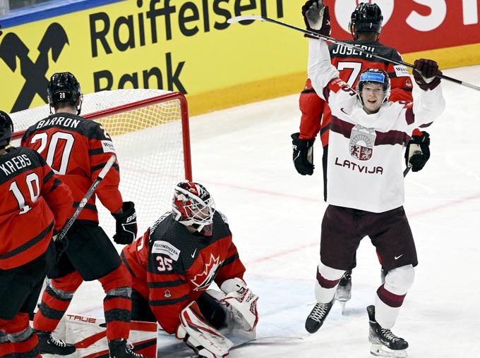 Dans Locmelis je zadel za vodstvo Latvije z 1:0. Po dveh tretjinah so vodili z 2:1. | Foto: Reuters