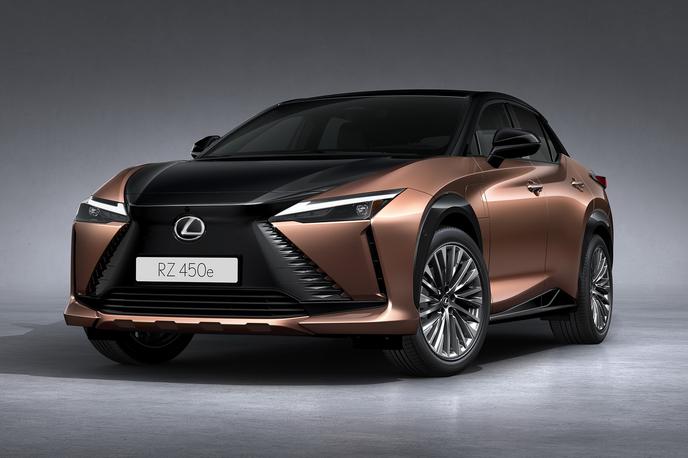 Lexus RZ | Lexus z RZ prvič resneje vstopa v svet električnih avtomobilov, čeprav imajo v ponudbi že manjšega UX EV. | Foto Lexus