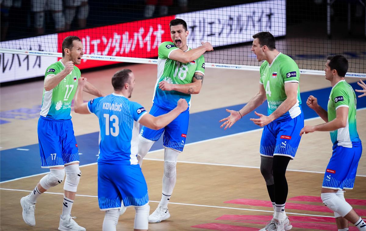 slovenska odbojkarska reprezentanca : Bolgarija | Slovenski odbojkarji so za slovo od Fukuoke s 3:0 odpravili Bolgare in z eno nogo vstopili med olimpijske udeležence. | Foto VolleyballWorld