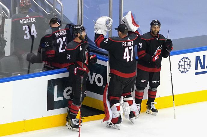 Carolina Hurricanes | Hokejisti Caroline Hurricanes so začeli končnico, kot so si lahko le želeli. | Foto Reuters