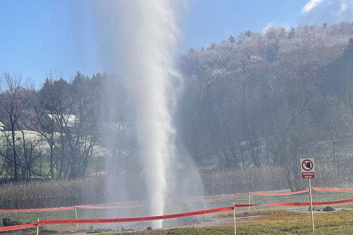 opazovalna vrtina | Iztekanje vode z ogljikovim dioksidom se je začelo konec meseca novembra. | Foto ATLANTIC DROGA KOLINSKA D.O.O.