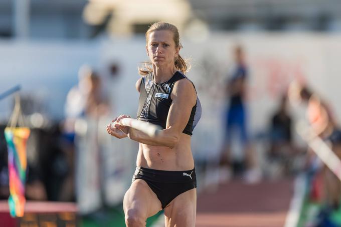 Šutejeva je začela na 4,21 m in po uspešnem prvem skoku skupaj z Nemkama Jacqueline Otchere in Anjuli Knäsche prevzela vodstvo. | Foto: Guliverimage/Vladimir Fedorenko