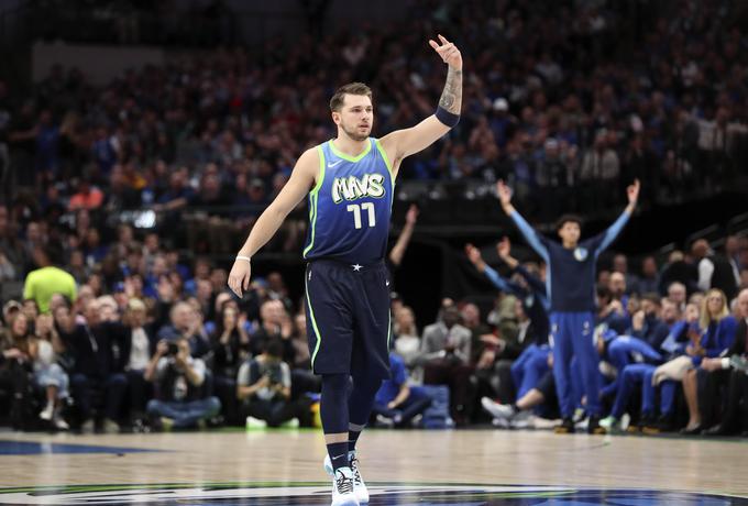 Dallas, ki je v tej sezoni uspešnejši v gosteh kot doma, je v teksaškem obračunu ugnal San Antonio (102:98). | Foto: Reuters