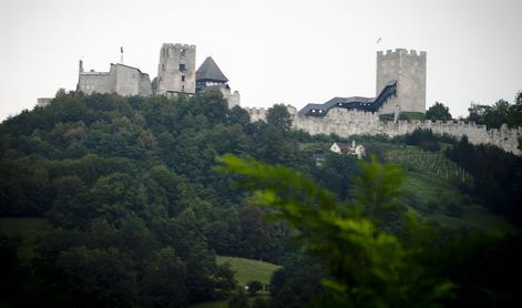 Na Celjski grad avgusta prihaja igra potopitvenega gledališča Celjski vsi