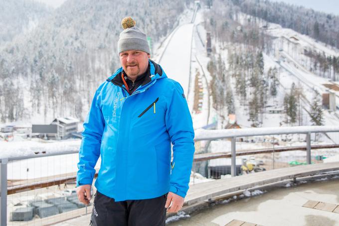 Kavalar je v Planici zadolžen za smučarskotekaške proge. Poleti za tisto v podzemni garaži, kjer bo v času planiških tekem novinarsko središče, pozimi pa zunanjo, kjer januarja poteka tekma za svetovni pokal. | Foto: Žiga Zupan/Sportida