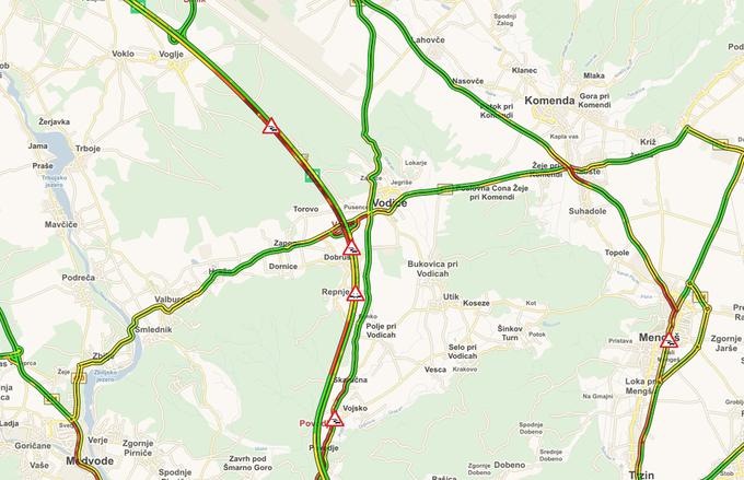 Gorenjska avtocesta je zaradi prometne nesreče zaprta med Brnikom in Šmartnim. Prometna nesreča je pri počivališču Povodje proti Ljubljani.  | Foto: Prometno-informacijski center