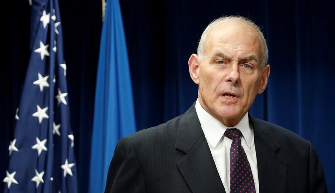 John Kelly je dejal, da je nezakonito priseljevanje za družine preveč nevarno in da bi rad naredil vse, kar lahko, da jih prepriča, naj se v to ne podajajo. | Foto: Reuters