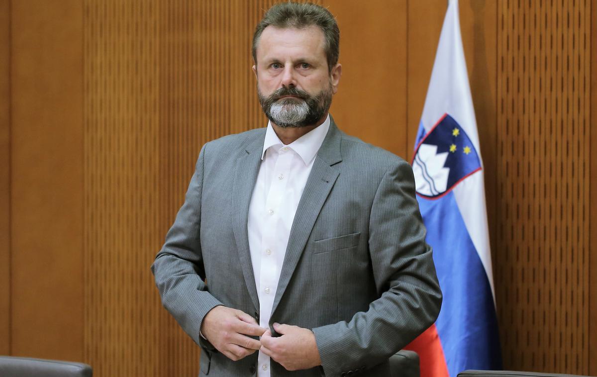 Robert Polnar | Poslanec DeSUS Robert Polnar je že ob zapletih pri sprejemanju proračunskih dokumentov dejal, da če bi bila v tem mandatu DZ kakršna koli možnost za sodelovanje v drugi vladi, ki bi zmogla več poslanskih mandatov, bi v njej sodeloval. Tudi s stranko SDS Janeza Janše, je dodal. | Foto STA